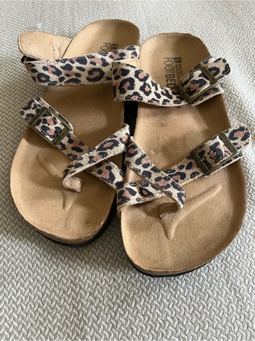 White Mountain Gracie Leather Footbeds Animal Print Toe Loop Size 7